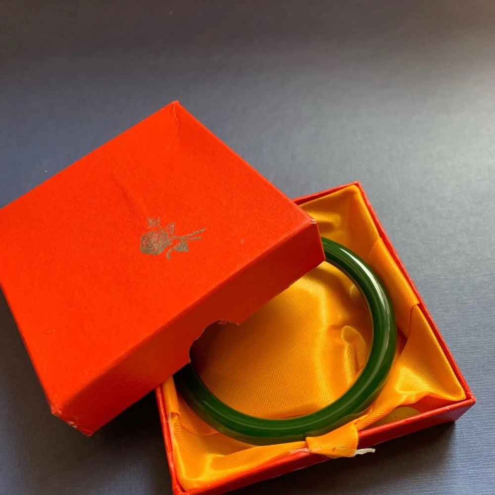 Natural Jade bangle - Picture 3 of 4